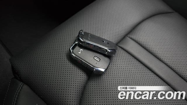 Kia K5 2022 — ფოტო 13/30