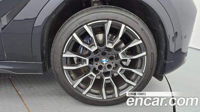 BMW X6 2023 — Photo 25/34