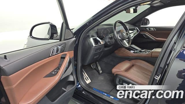 BMW X6 2023 — Photo 18/34