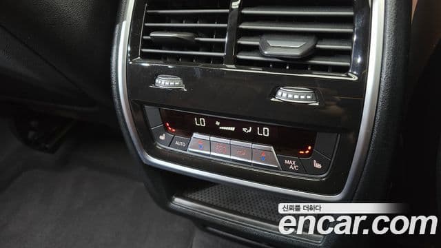 BMW X6 2023 — Photo 9/34