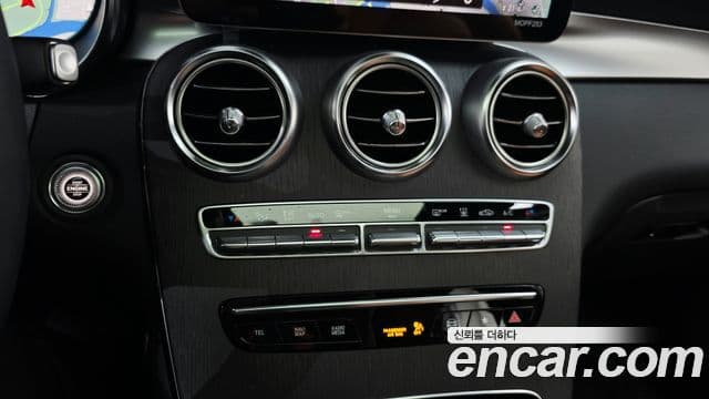 Mercedes-Benz GLC-Class 2022 — ფოტო 30/37