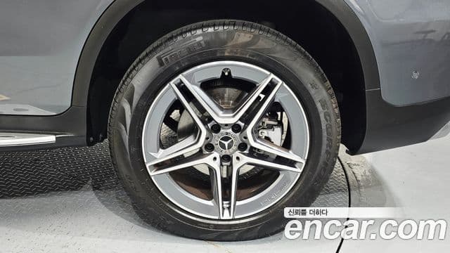 Mercedes-Benz GLC-Class 2022 — ფოტო 18/37