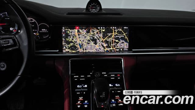 Porsche Panamera 2021 — Photo 30/32