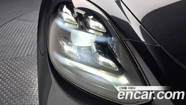 Porsche Panamera 2021 — Photo 26/32