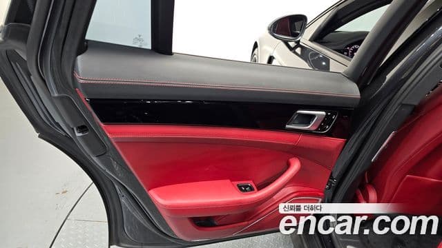 Porsche Panamera 2021 — Photo 17/32