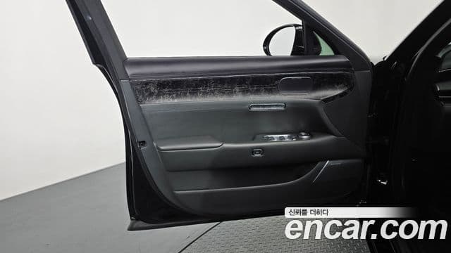 Genesis G90 2023 — ფოტო 36/42