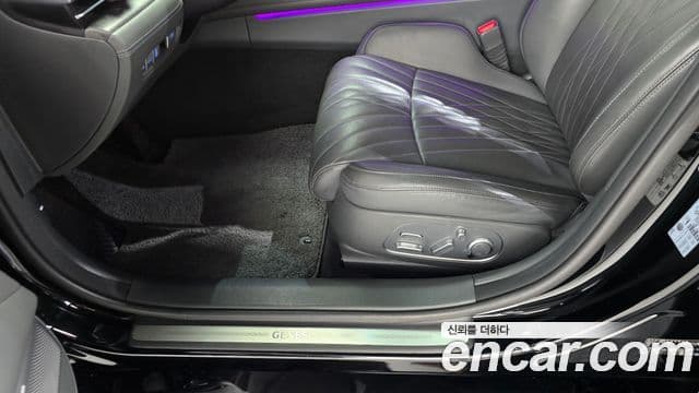 Genesis G90 2023 — ფოტო 38/42