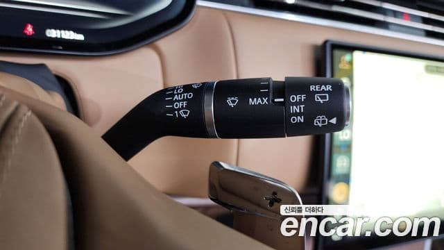 Land Rover Range Rover 2024 — ფოტო 32/39