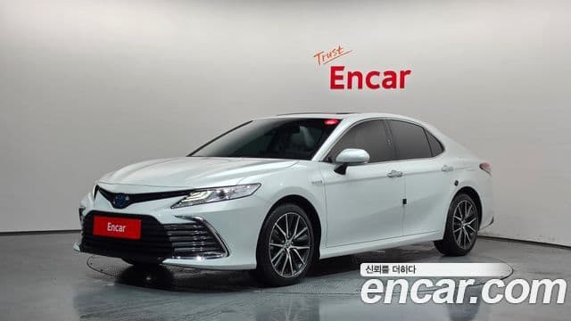 Toyota Camry 2024 — ფოტო 4/34