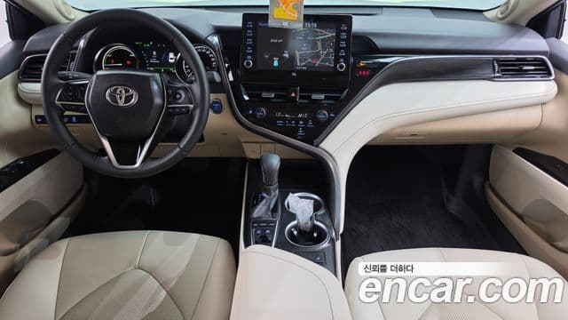 Toyota Camry 2024 — ფოტო 7/34