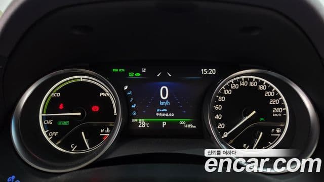 Toyota Camry 2024 — ფოტო 28/34