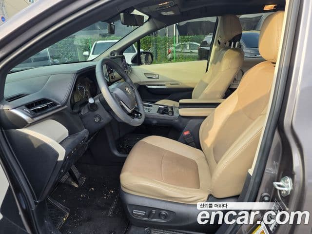 Toyota Sienna 2023 — Photo 7/15