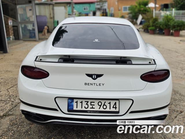 Bentley Continental GT 2018 — Фото 1/11