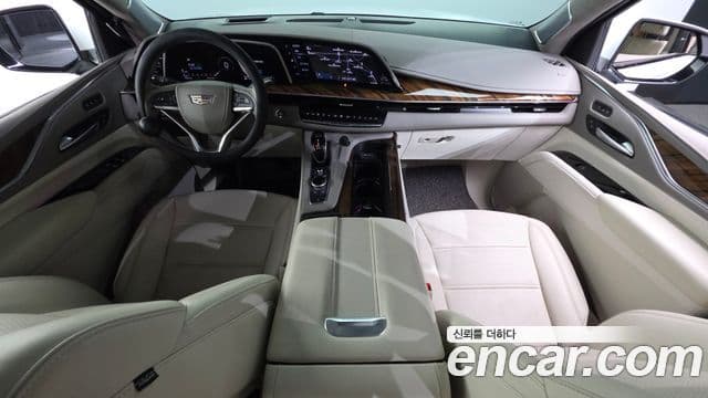 Cadillac Escalade 2023 — ფოტო 19/20