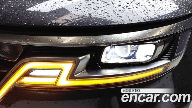 Kia Carnival 2021 — ფოტო 24/33