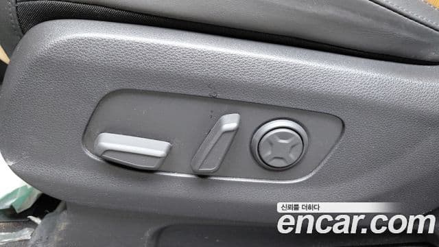 Kia Carnival 2021 — ფოტო 20/33