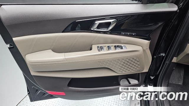 Kia Carnival 2024 — ფოტო 35/37