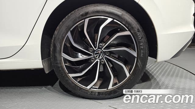 Volkswagen Golf 2022 — Photo 3/31