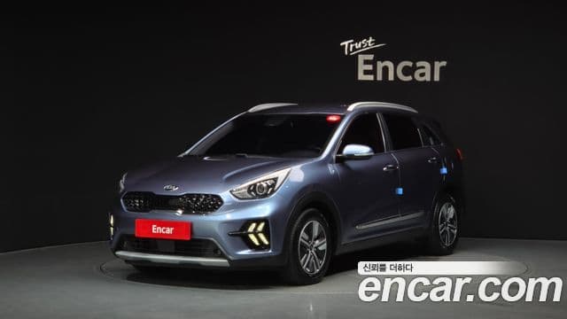 Kia Niro 2019 — Фото 1/20
