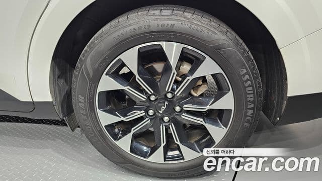 Kia Carnival 2022 — Photo 24/33
