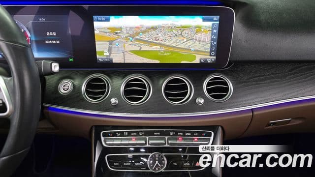 Mercedes-Benz E-Class 2019 — фото 14 из 20