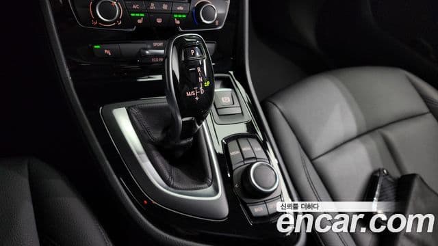 BMW 2 Series Active Tourer 2019 — ფოტო 7/20
