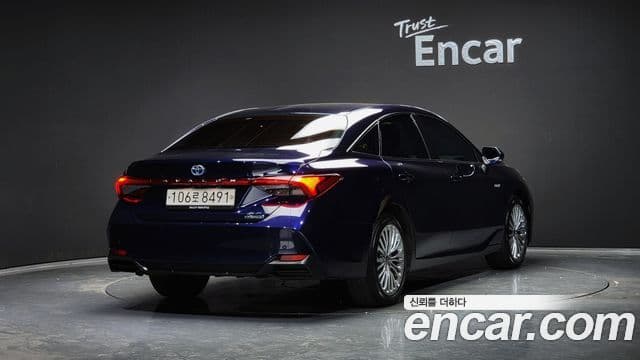 Toyota Avalon 2021 — ფოტო 2/20