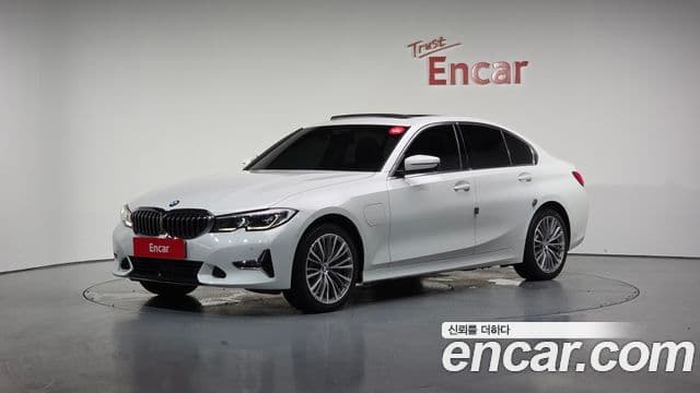 BMW 3 Series, 2021