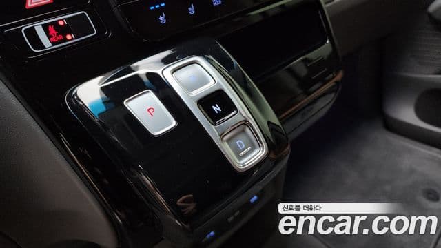 Hyundai Staria 2024 — ფოტო 9/20