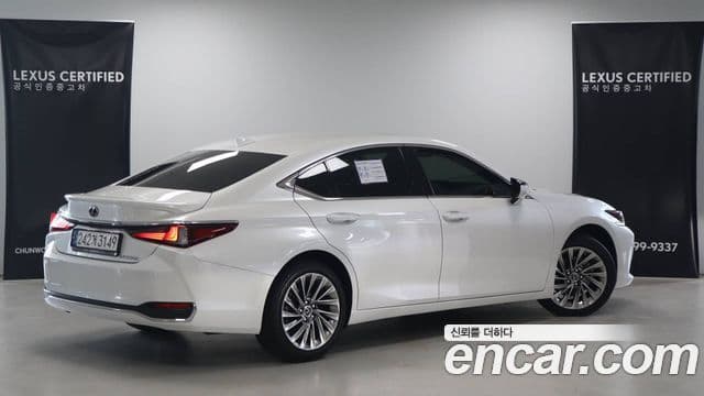 Lexus ES300h 2024 — ფოტო 1/17