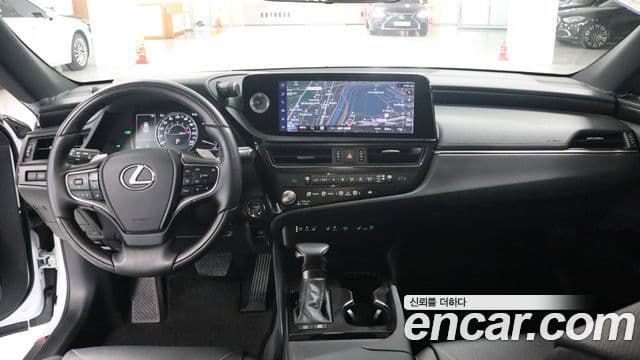Lexus ES300h 2024 — ფოტო 11/17