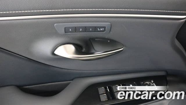 Lexus ES300h 2024 — ფოტო 12/17