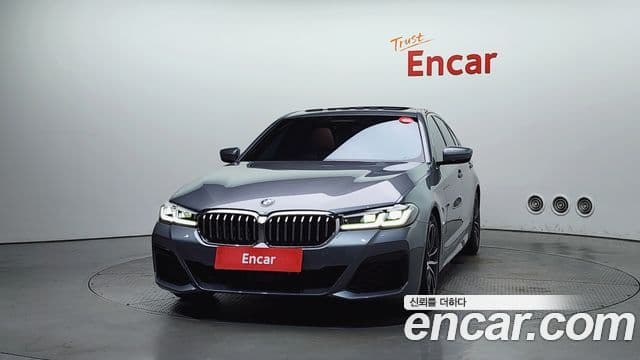 BMW 5 Series 2023 — фото 2 из 20