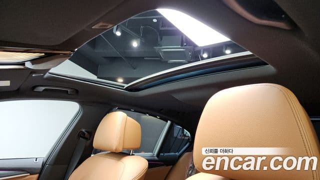 BMW 5 Series 2023 — фото 17 из 20