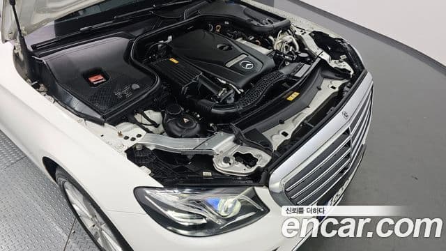 Mercedes-Benz E-Class 2018 — фото 6 из 20