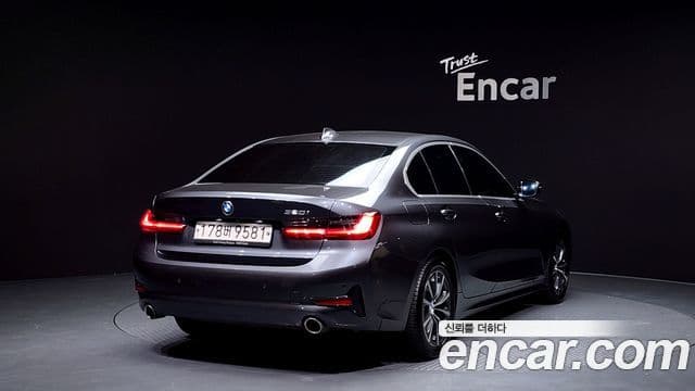 BMW 3 Series 2022 — ფოტო 2/20