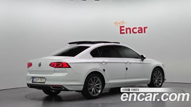 Volkswagen Passat GT 2021 — Şəkil 6/20