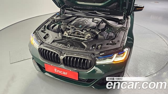 BMW 5 Series 2021 — ფოტო 14/20