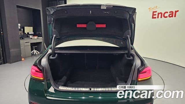 BMW 5 Series 2021 — ფოტო 7/20