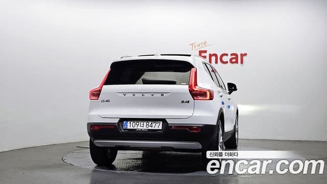 Volvo XC40 2020 — Şəkil 18/20
