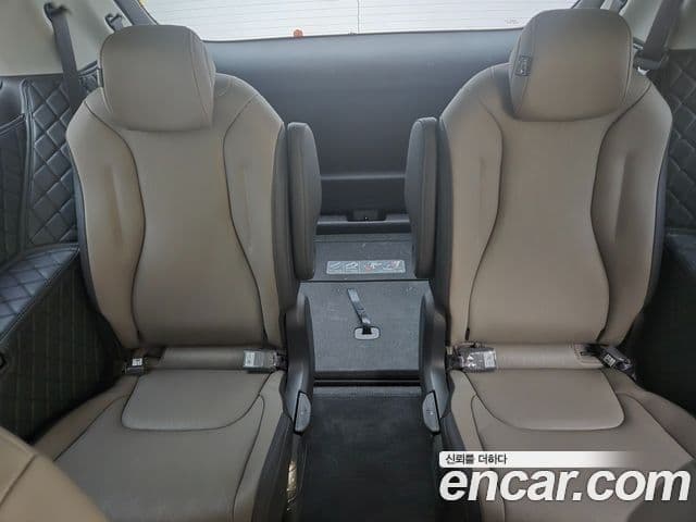 Kia Carnival 2024 — ფოტო 13/19
