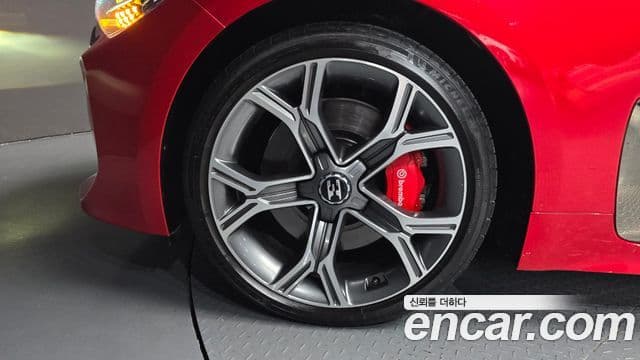 Kia Stinger 2019 — Фото 4/20