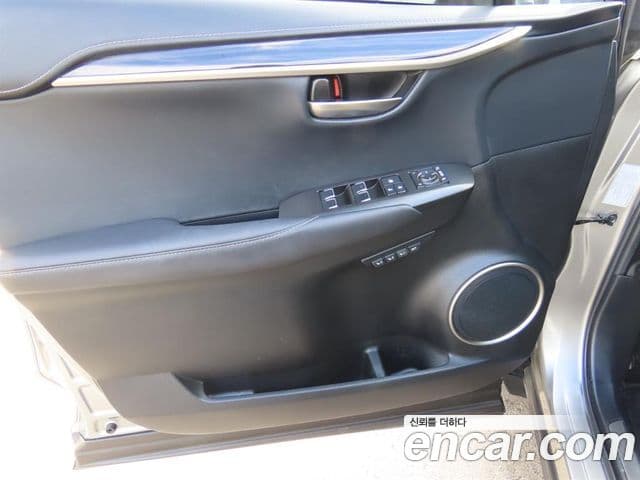 Lexus NX300 2018 — фото 14 из 20