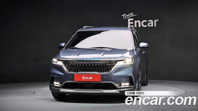 Kia Carnival 2023 — ფოტო 2/20
