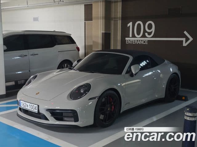 Porsche 911 2023 — Photo 17/20