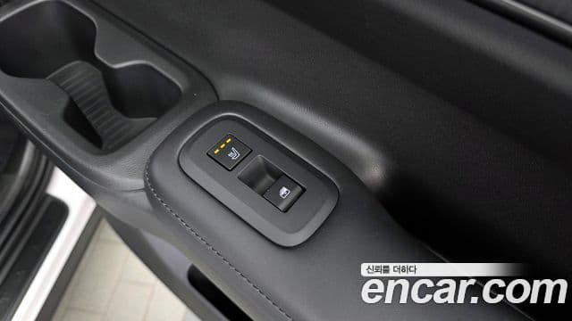 Hyundai Santa Fe 2023 — Фото 18/20