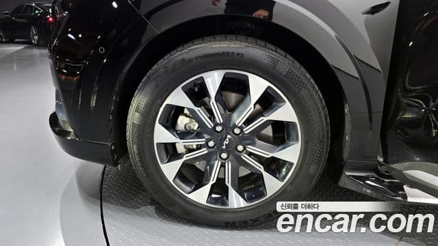 Kia Carnival 2022 — ფოტო 4/20