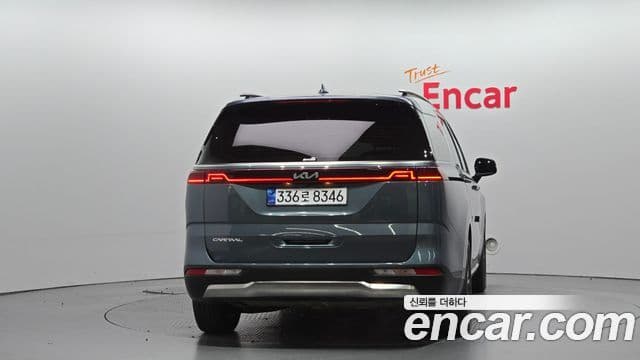 Kia Carnival 2023 — фото 4 из 20