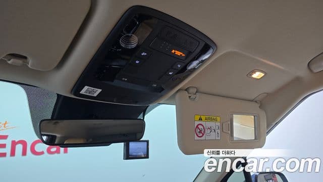 Kia Carnival 2023 — фото 18 из 20