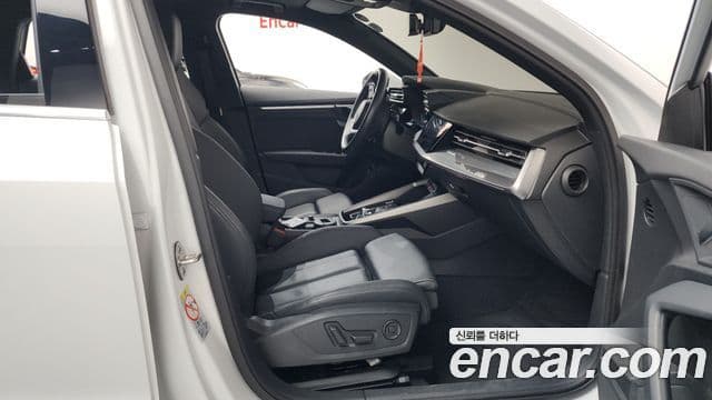 Audi A3 2023 — фото 11 из 20